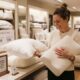 Choosing a pillow based on comfort, materials, and budget